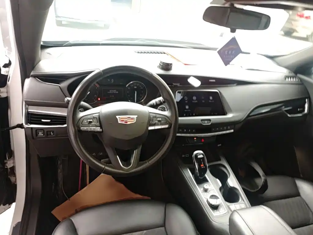 Cadillac XT4 — миниатюра 11