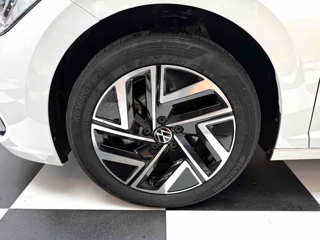 Volkswagen Sagitar — миниатюра 3
