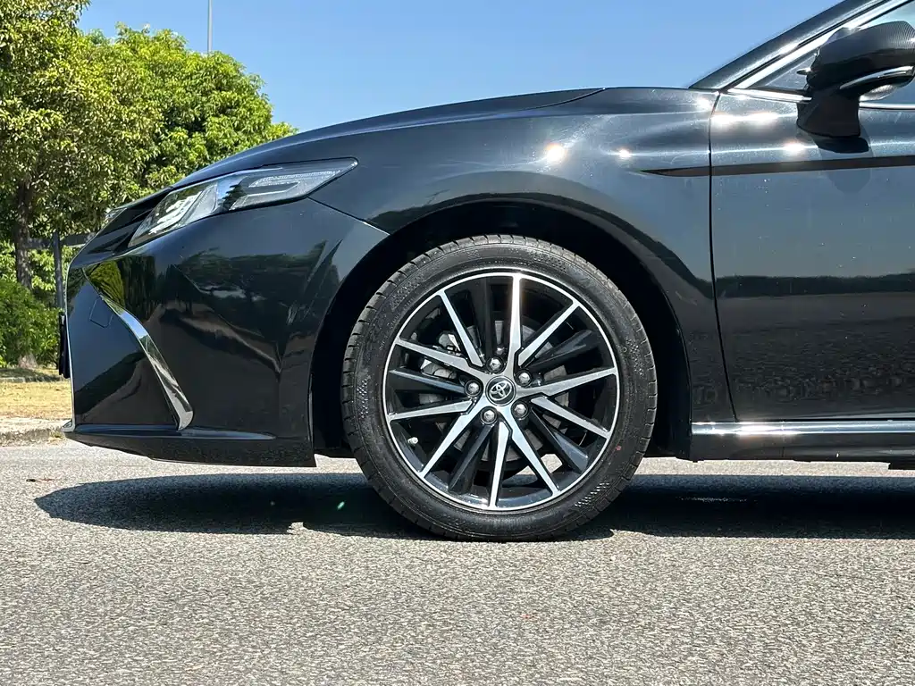 Toyota Camry — миниатюра 11