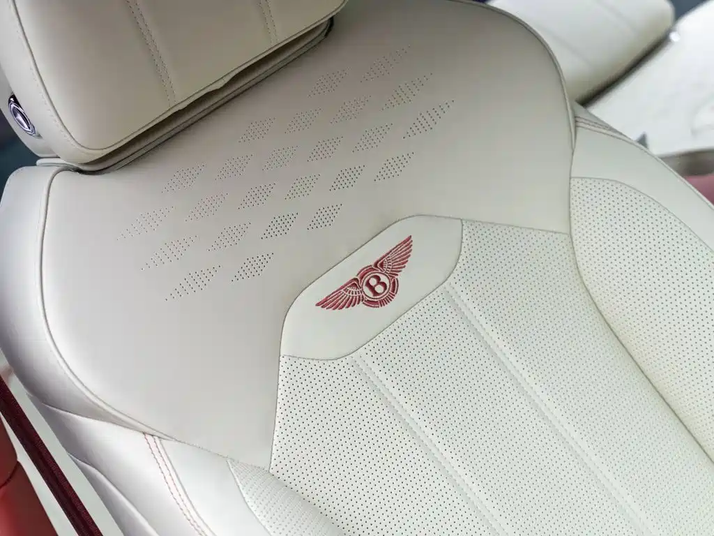 Bentley Bentayga — миниатюра 15