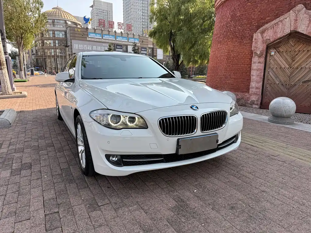 BMW 5 Series — миниатюра 3