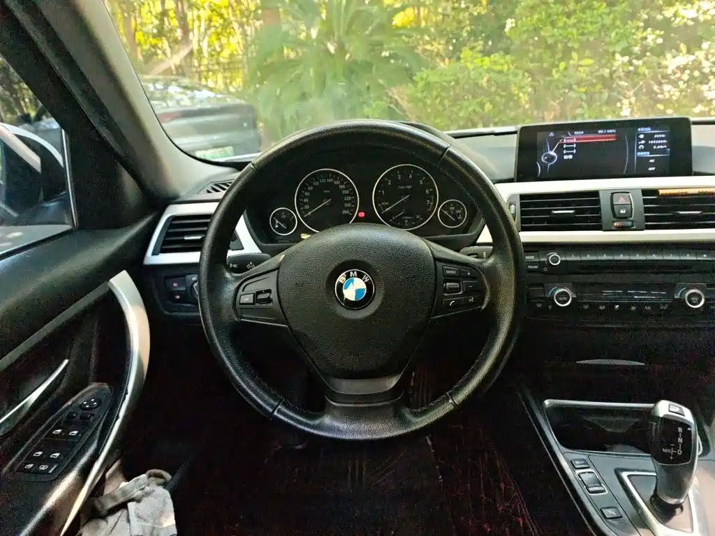 BMW 3 Series — миниатюра 3