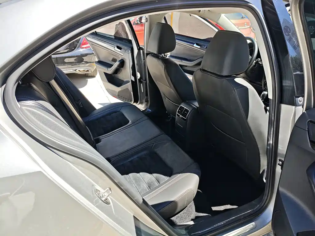 Volkswagen Sagitar — миниатюра 12