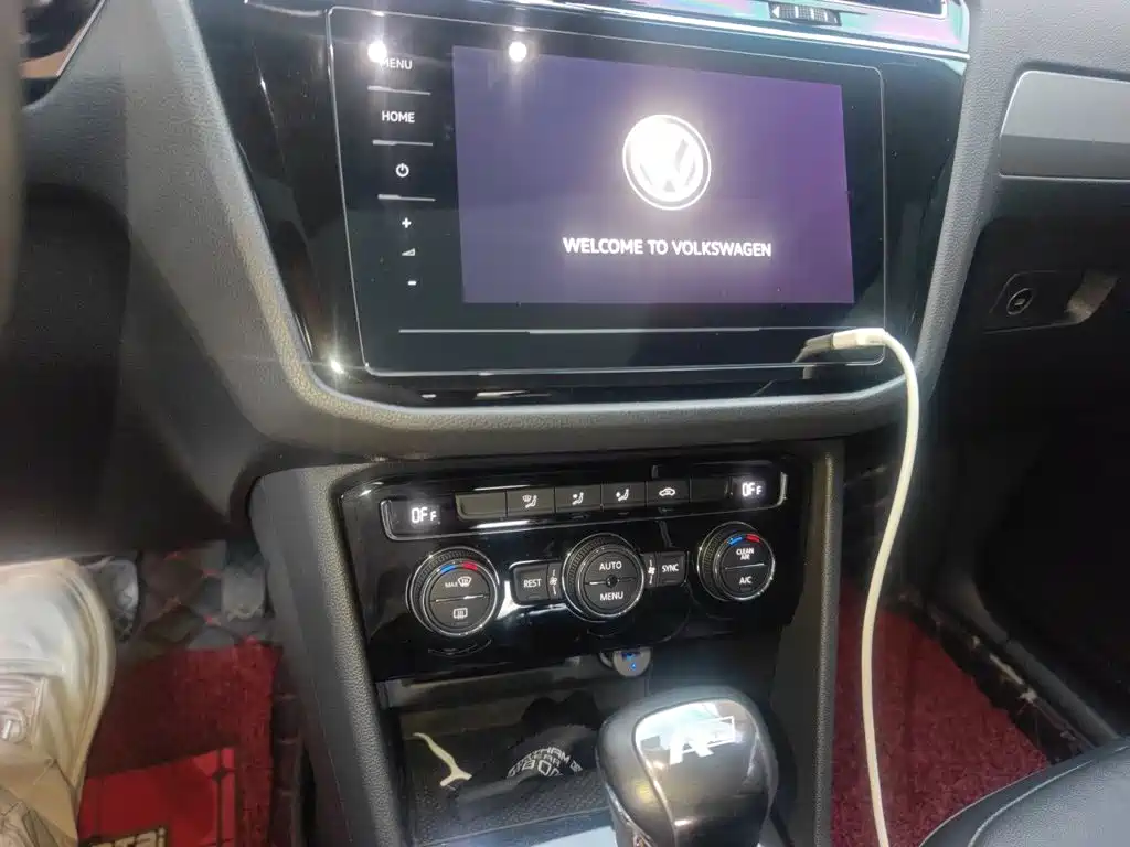 Volkswagen Tiguan L — миниатюра 9