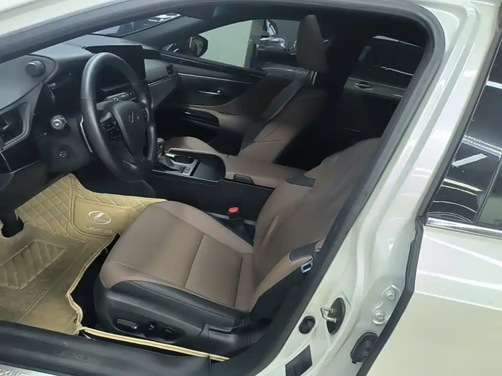 Lexus ES — миниатюра 15