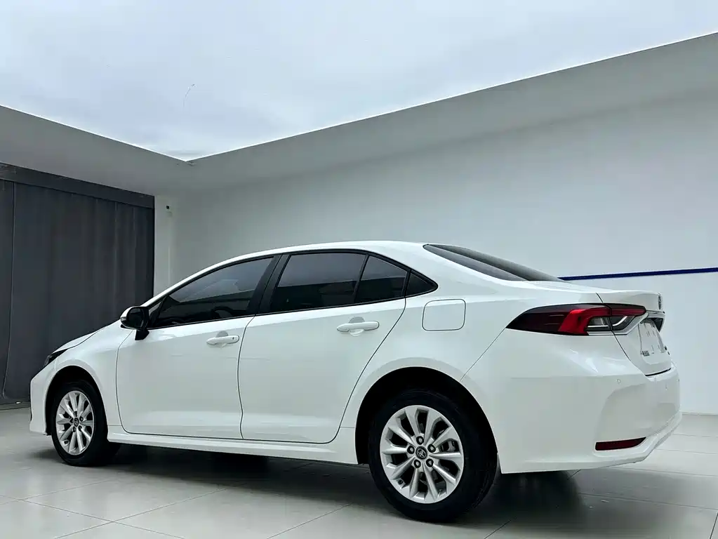 Toyota Corolla — миниатюра 4