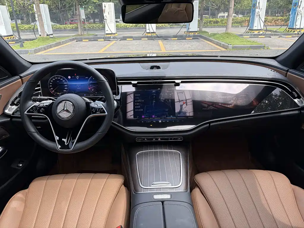 Mercedes-Benz E-Class — миниатюра 14