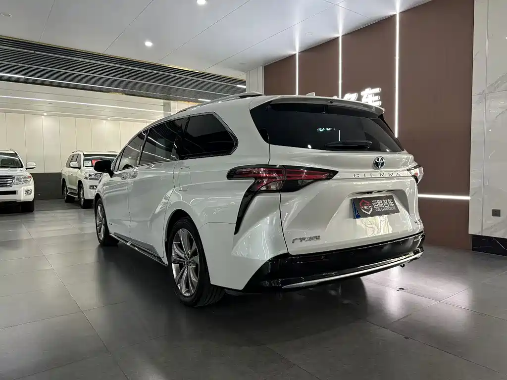 Toyota Sienna — миниатюра 7