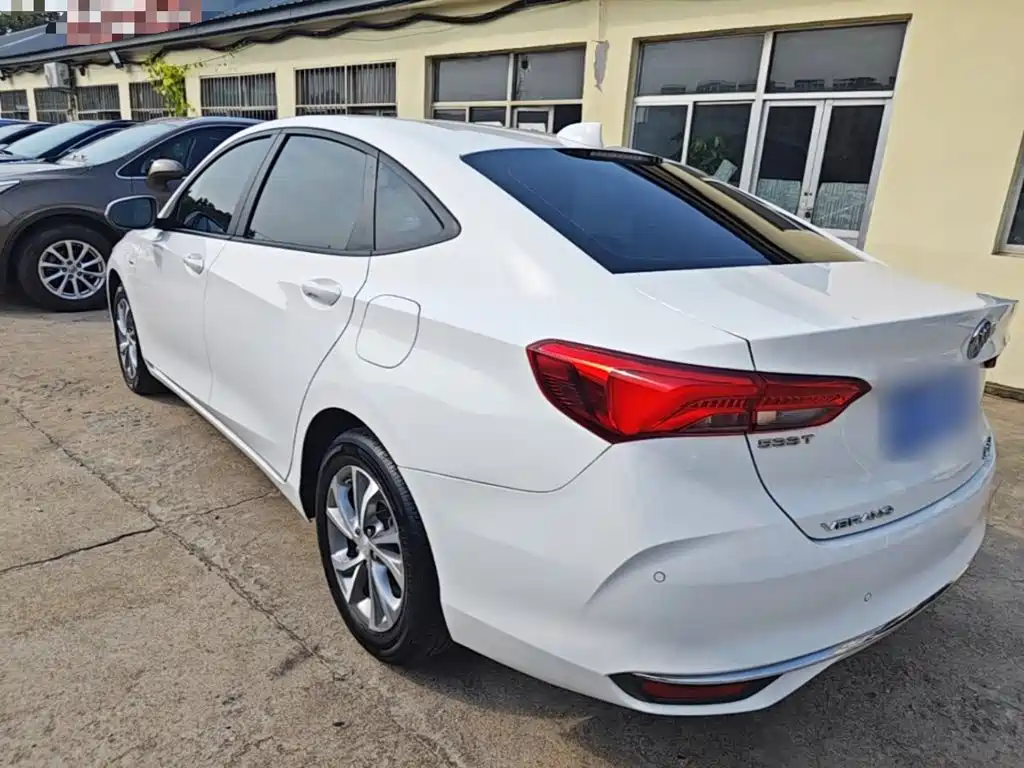 Buick Verano — миниатюра 5