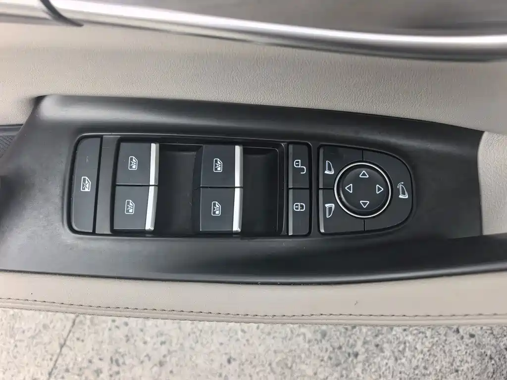 BYD PLUS New Energy — миниатюра 17