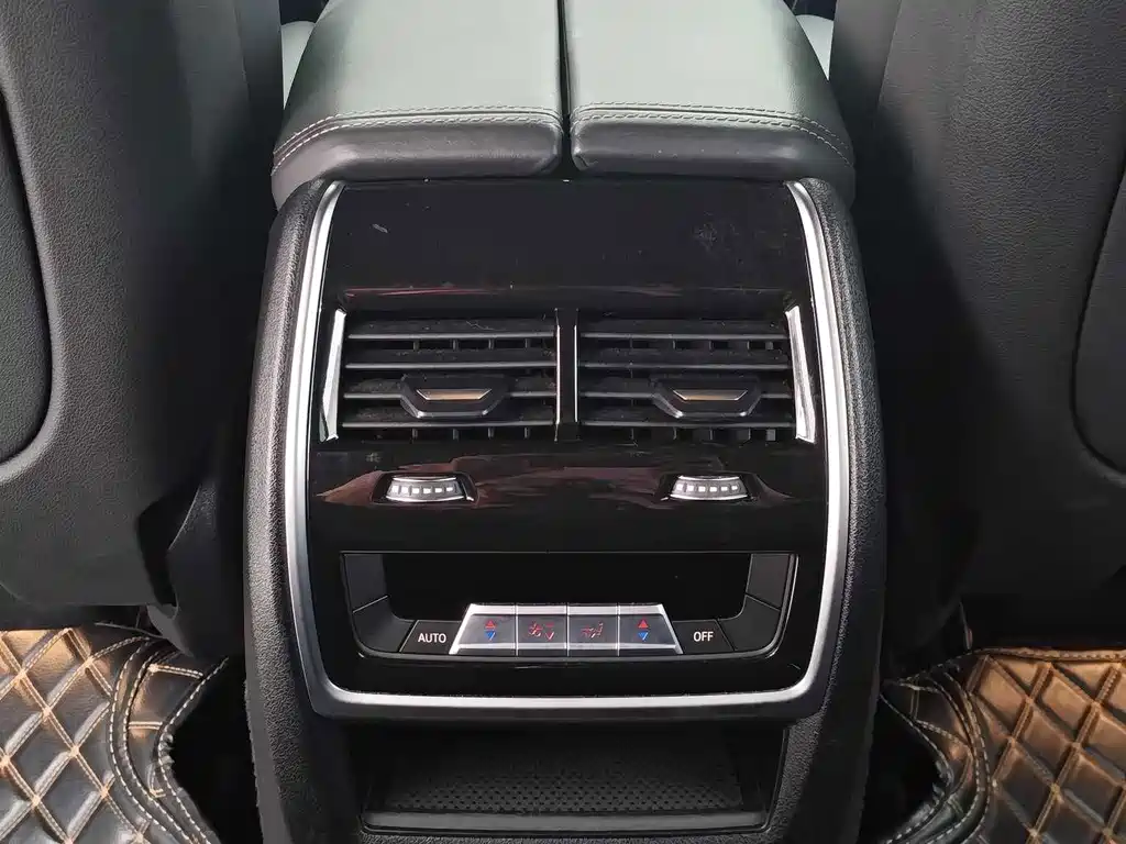 BMW X7 — миниатюра 15
