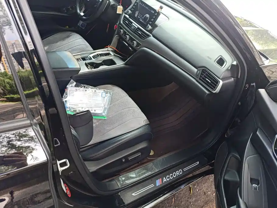 Honda Accord — миниатюра 8