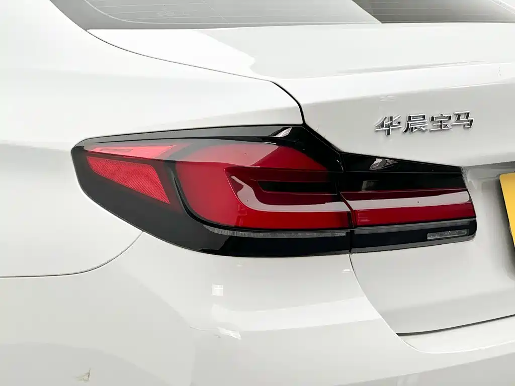 BMW 5 Series — миниатюра 31