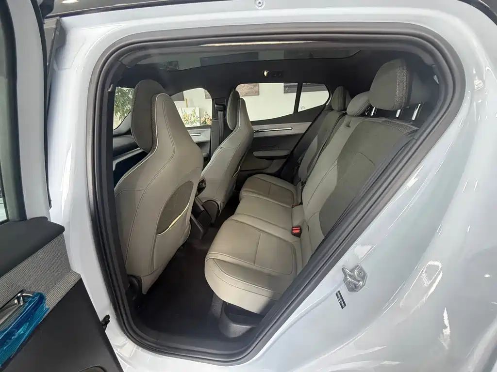 Volvo EX30 — миниатюра 17