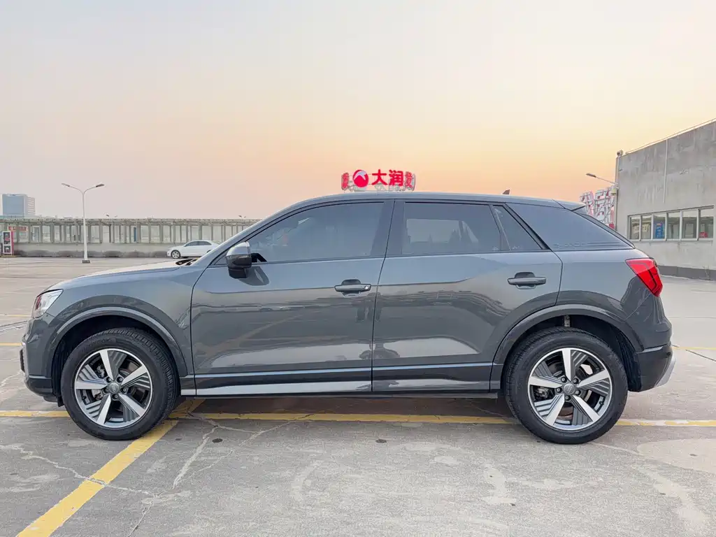 Audi Q2L e-tron — миниатюра 7