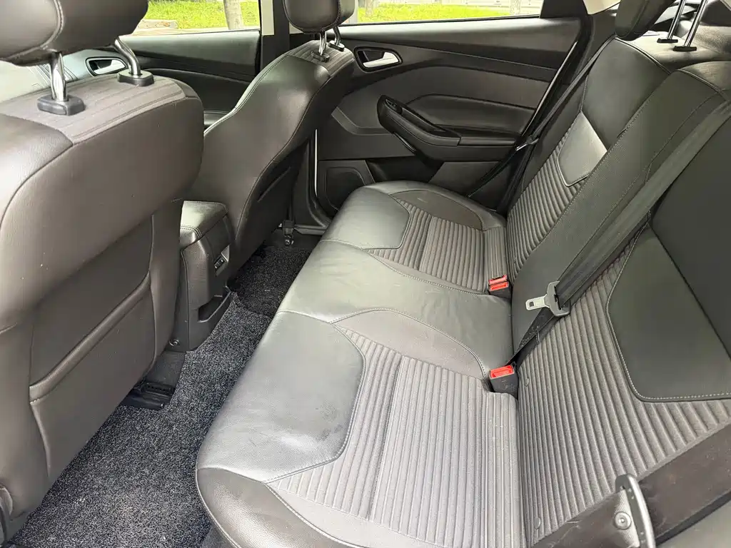 Ford Focus — миниатюра 8