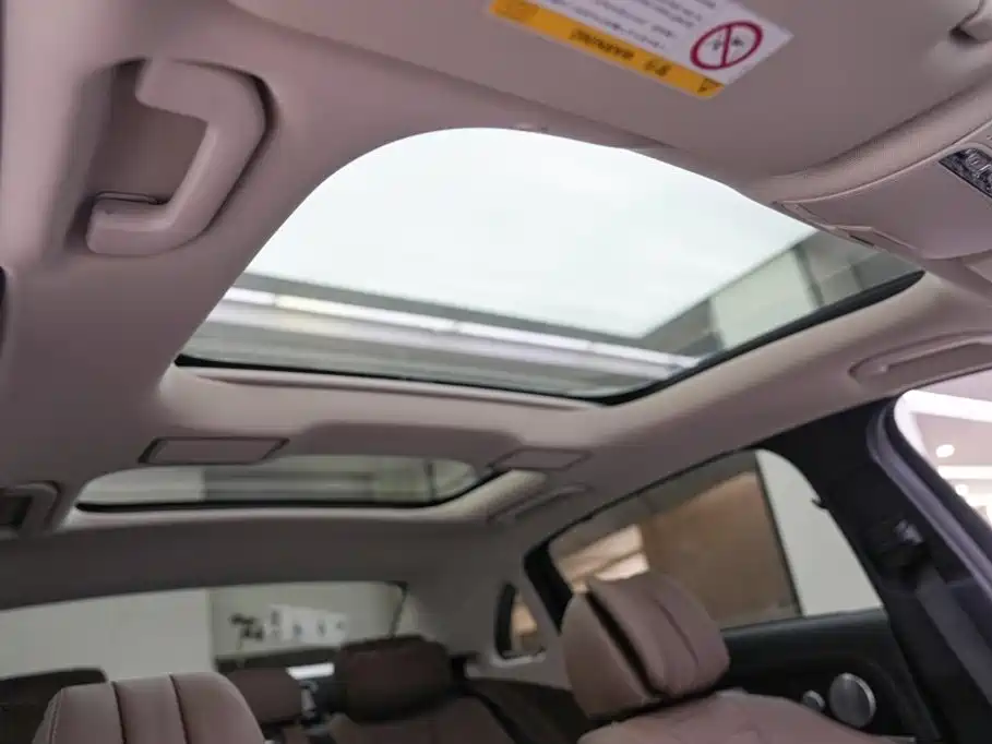 Mercedes-Benz E-Class — миниатюра 12