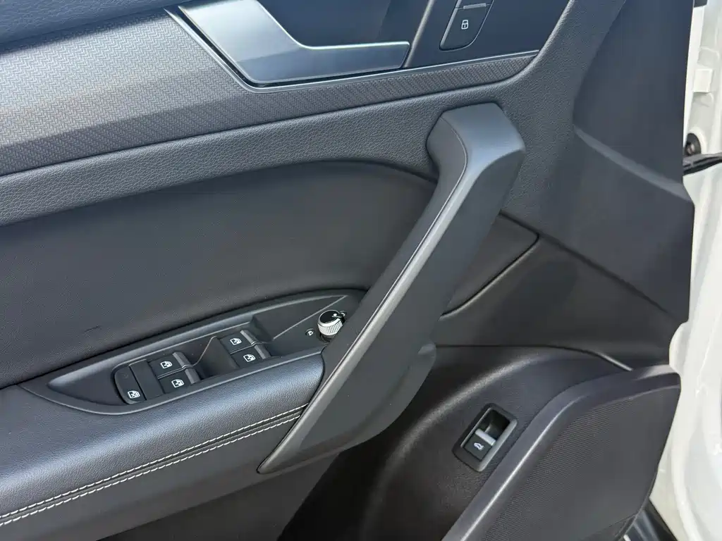 Audi Q5L — миниатюра 6