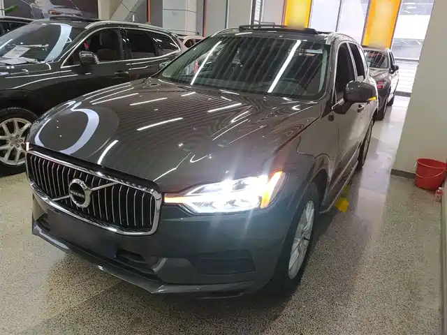 VOLVO  XC60 2019