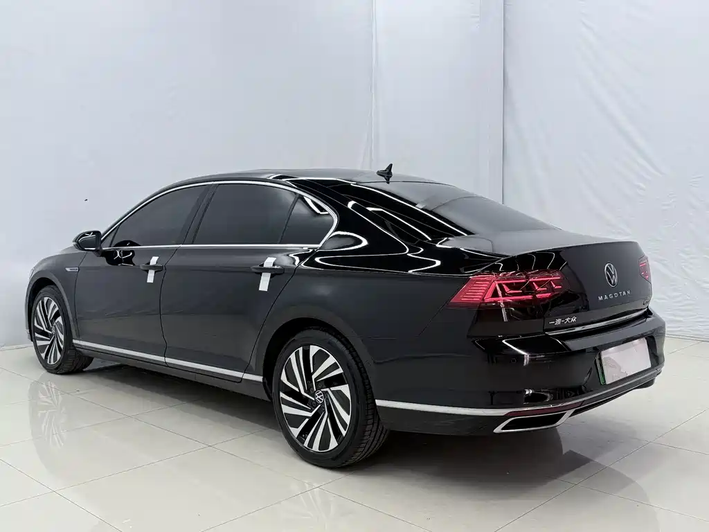 Volkswagen Magotan PHEV — миниатюра 13