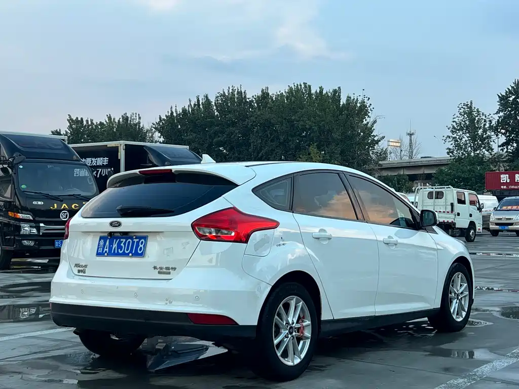 Ford Focus — миниатюра 5