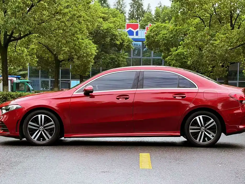 Mercedes-Benz A-Class — миниатюра 8