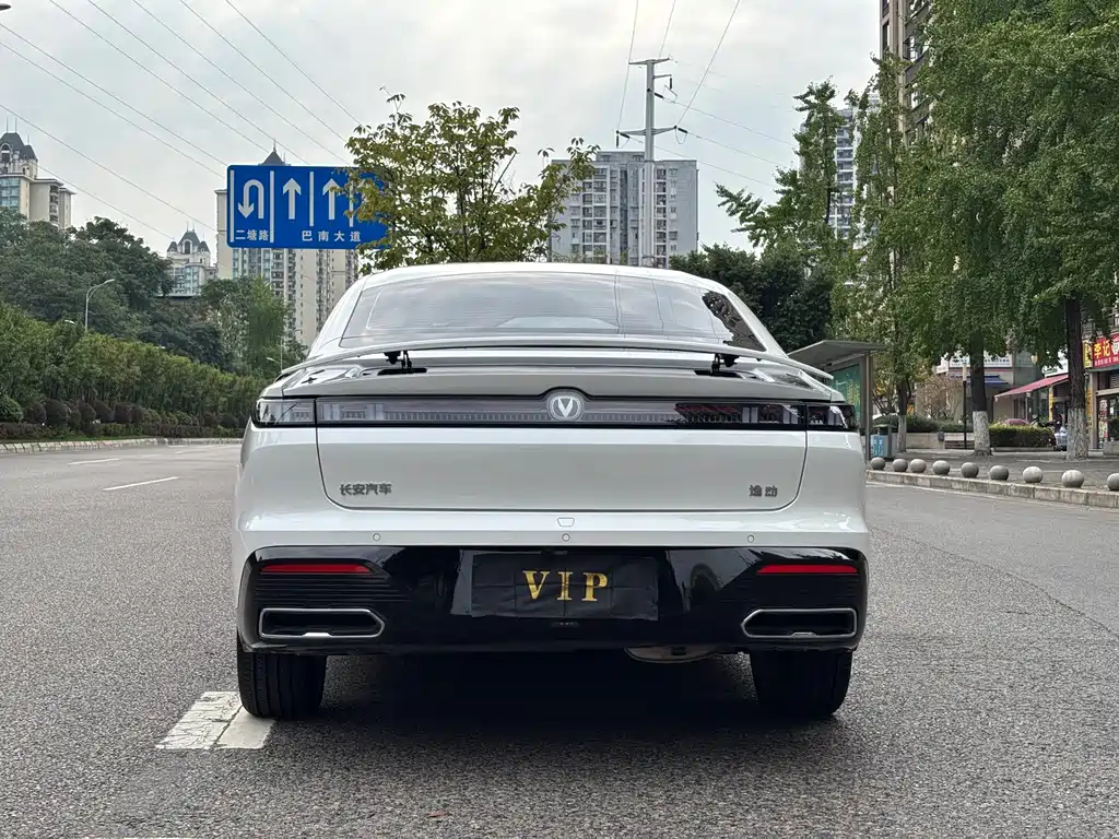 Changan Eado — миниатюра 5