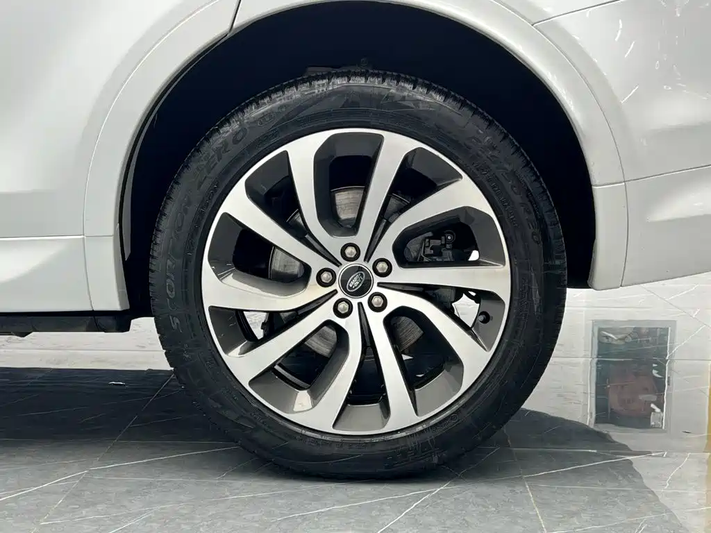 Land Rover Discovery Sport — миниатюра 12