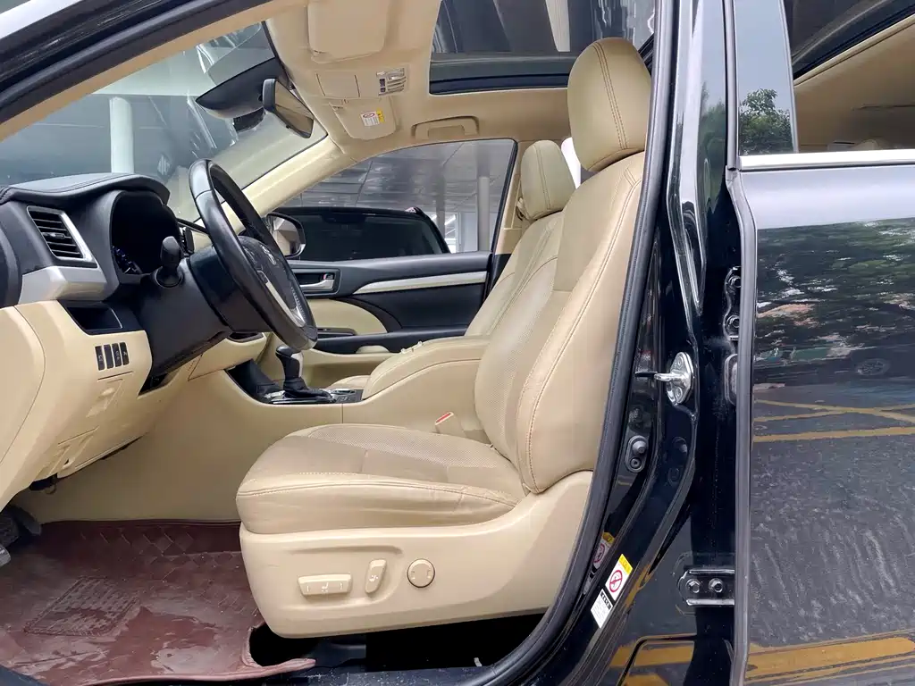 Toyota Highlander 2018 2.0T Luxury 7 мест VI