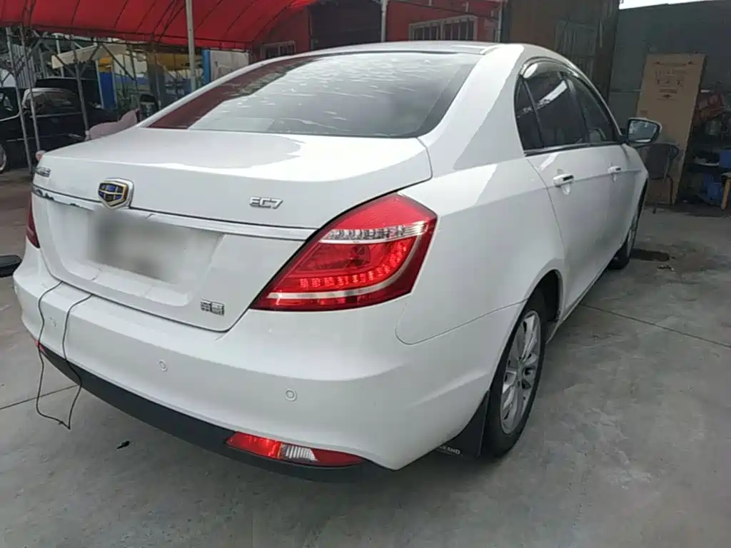 Geely Emgrand 2015 1.5L MT