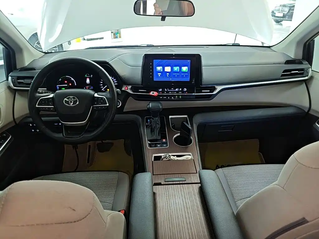 Toyota Sienna — миниатюра 10