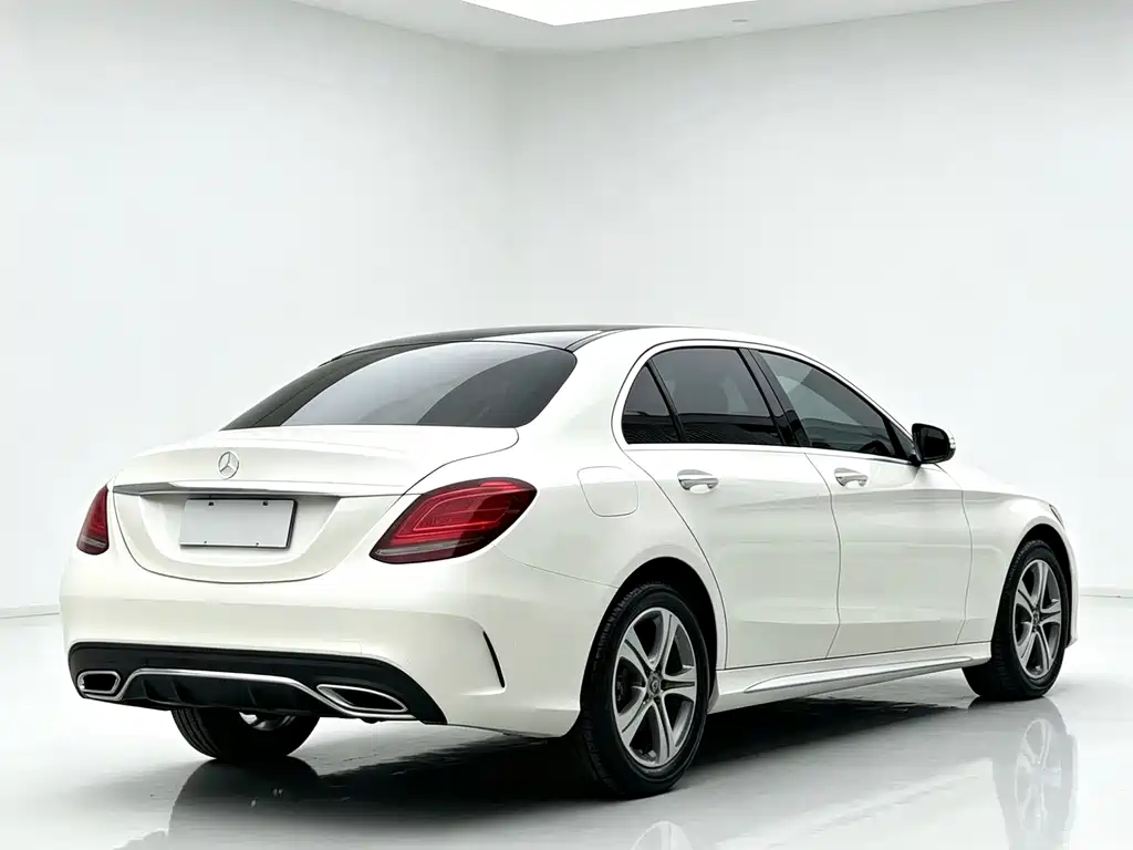 Mercedes-Benz C-Class — миниатюра 8