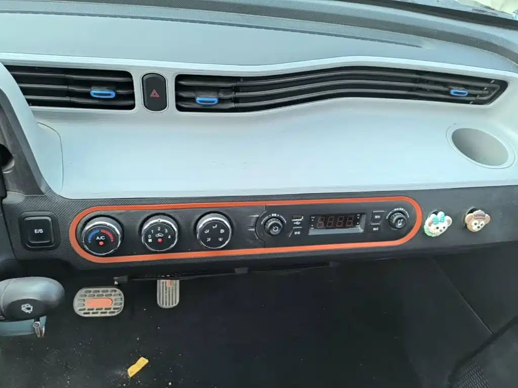 Wuling MINIEV — миниатюра 13