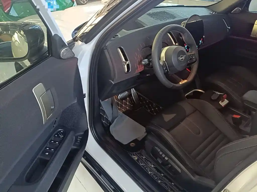 MINI Mini JCW Countryman — миниатюра 16