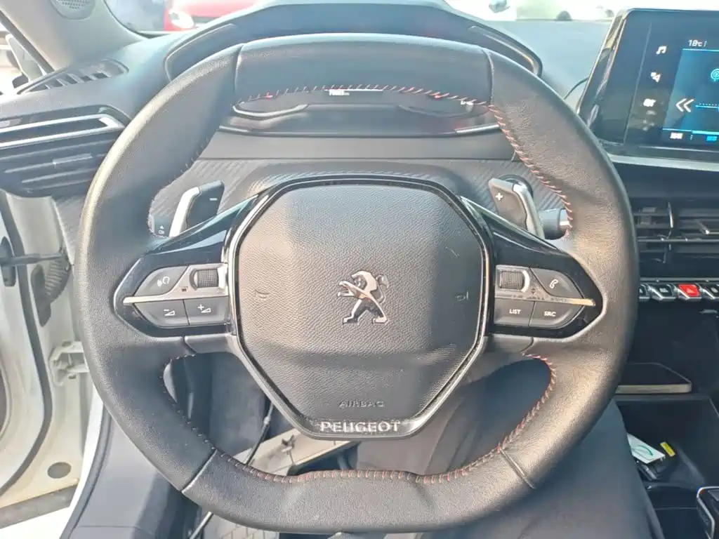 Peugeot 2008 — миниатюра 11