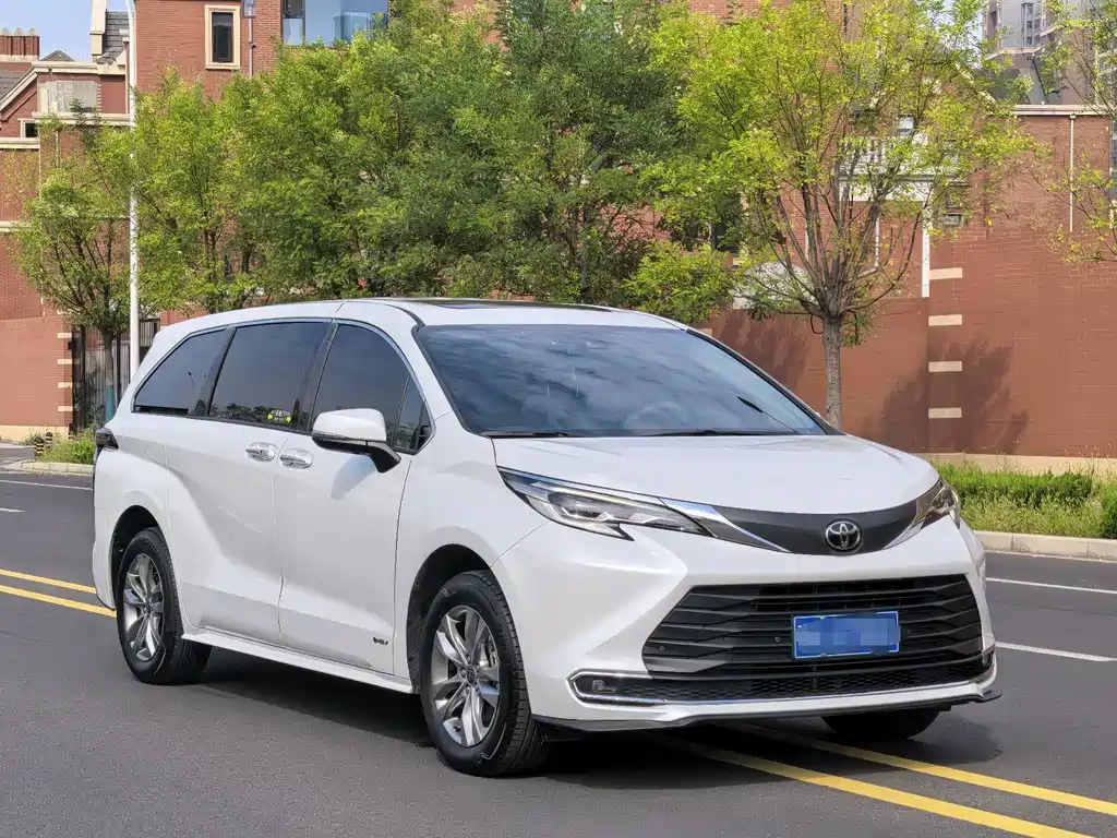 Toyota Sienna — миниатюра 17