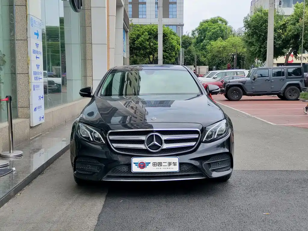 Mercedes-Benz E-Class — миниатюра 2