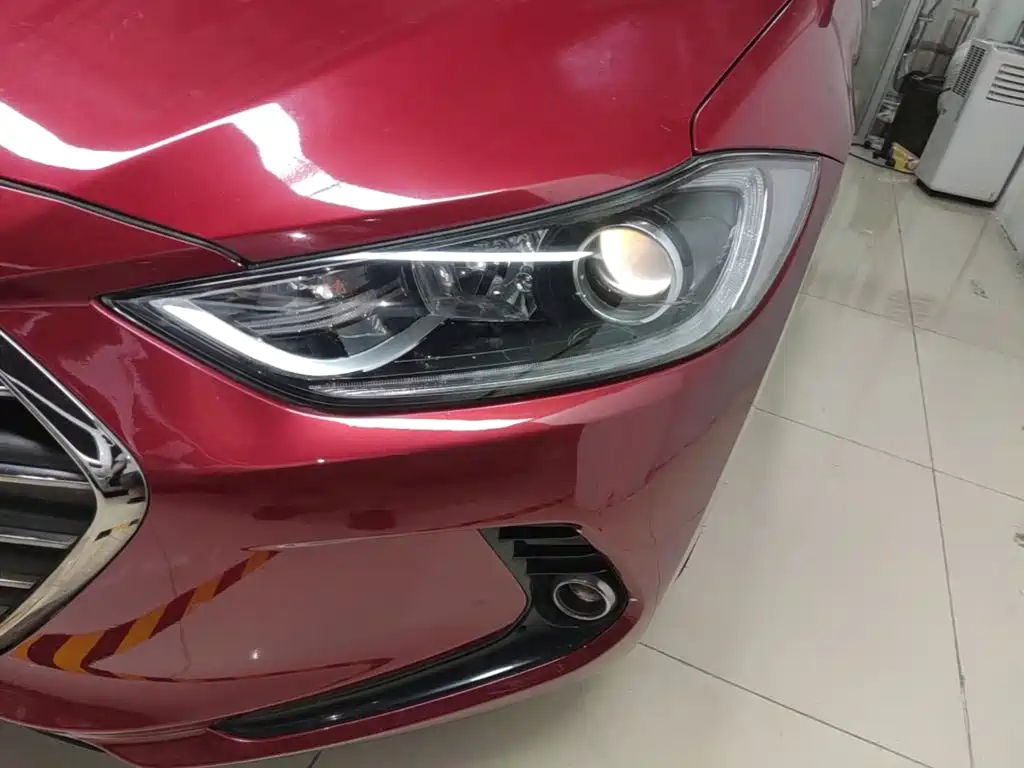 Hyundai Elantra — миниатюра 24
