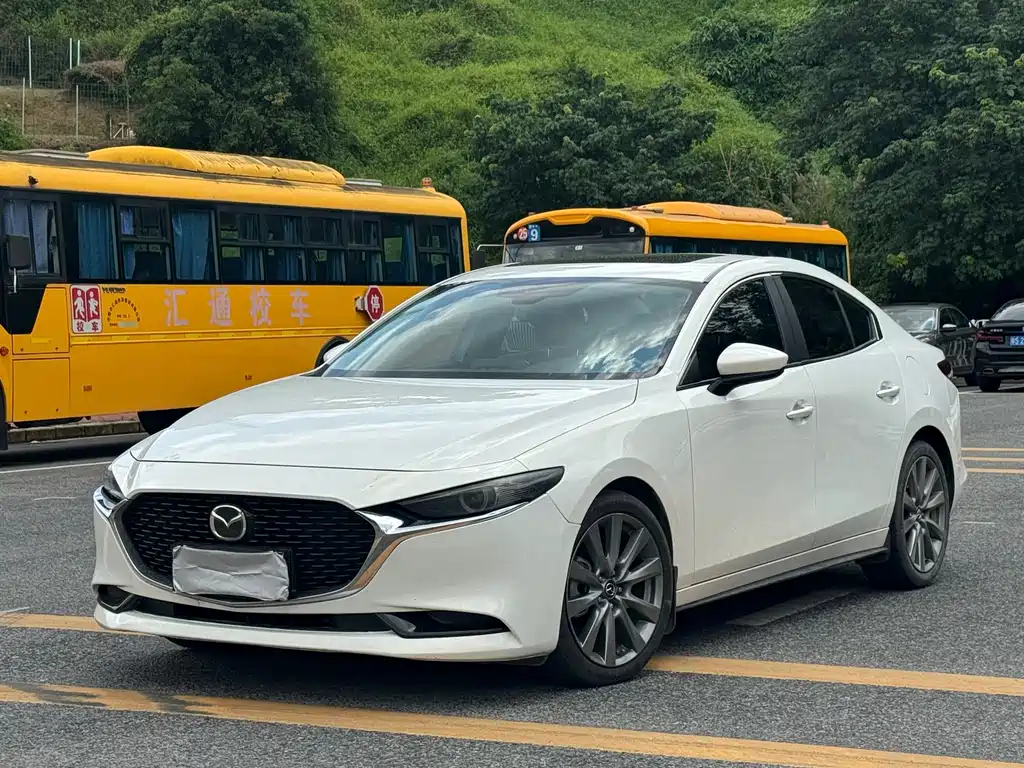 Mazda 3 Axela 2022