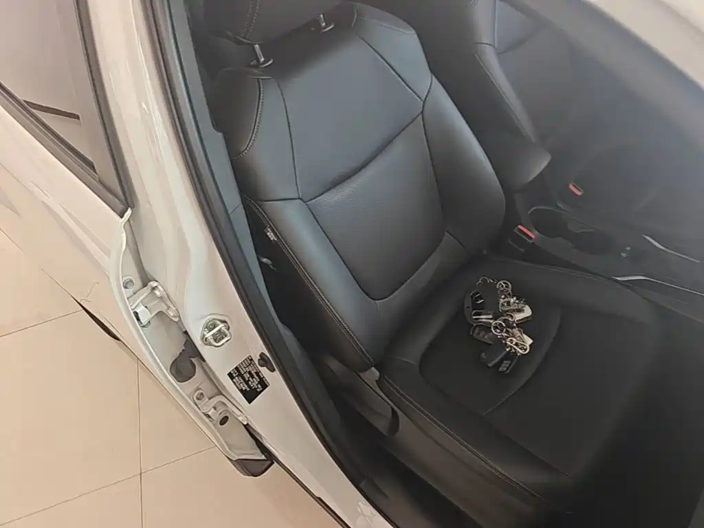 Toyota Corolla Cross — миниатюра 25
