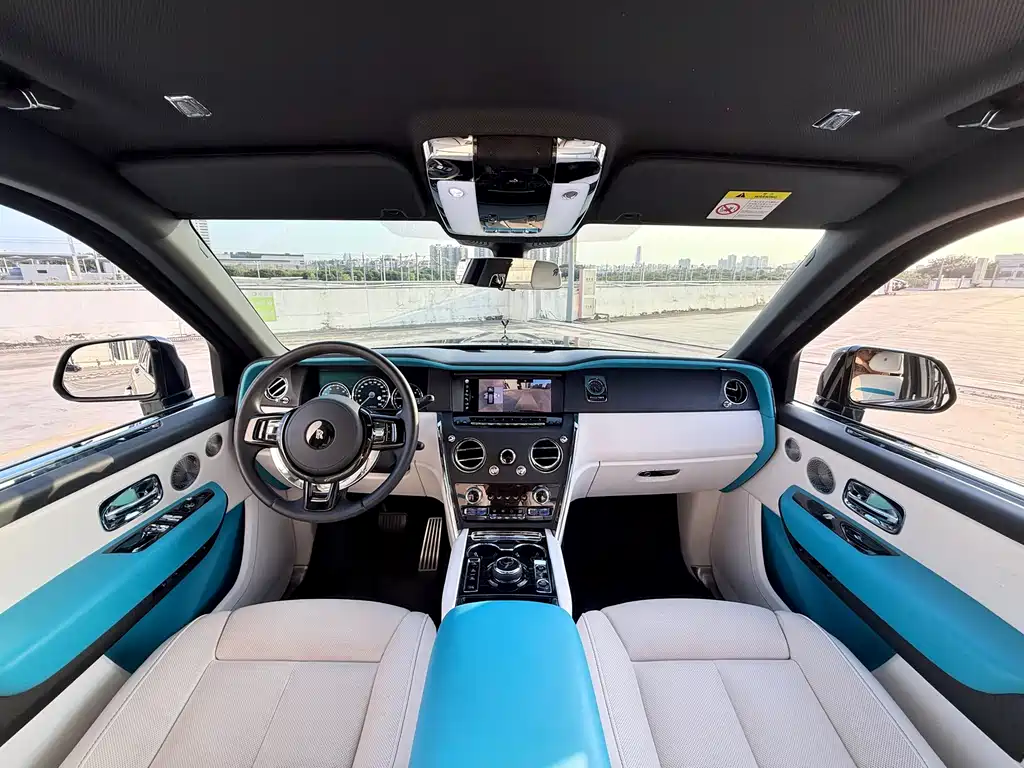 Rolls-Royce Cullinan — миниатюра 8