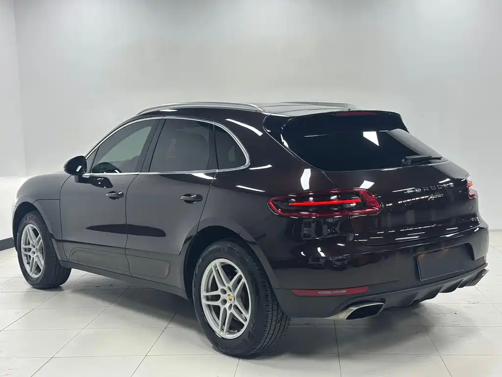 Porsche Macan — миниатюра 7