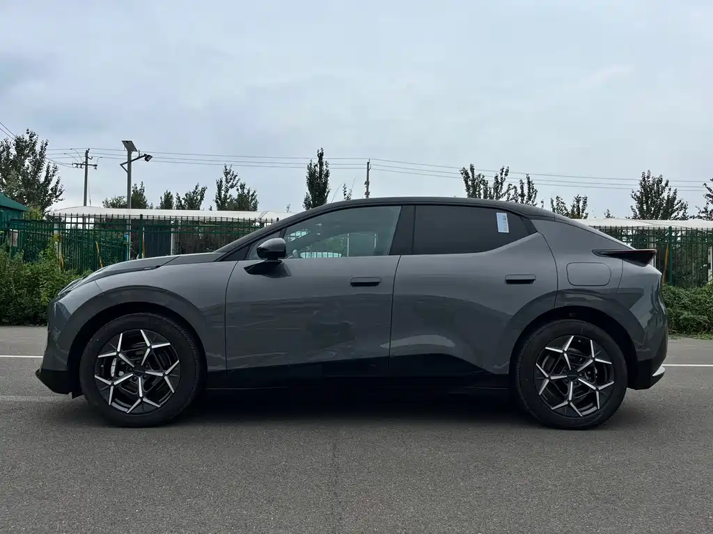 Lynk & Co Z20 — миниатюра 4