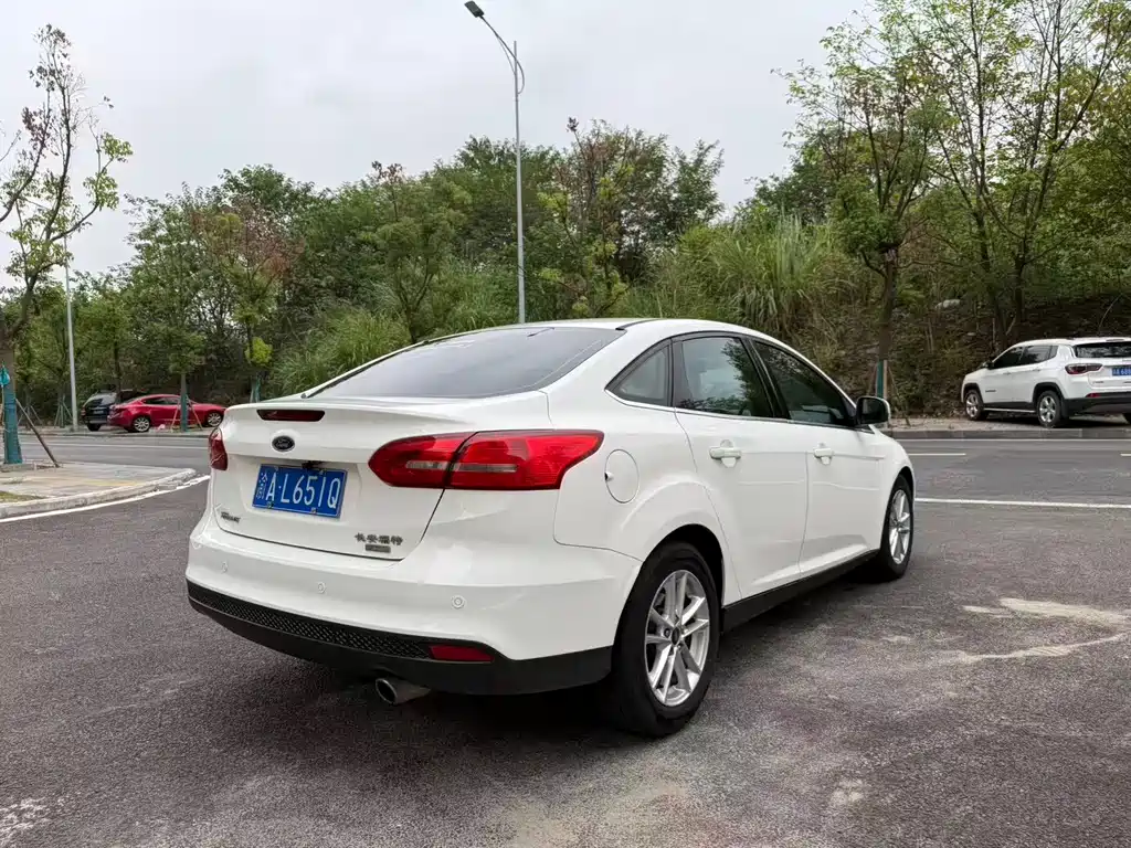 Ford Focus — миниатюра 6