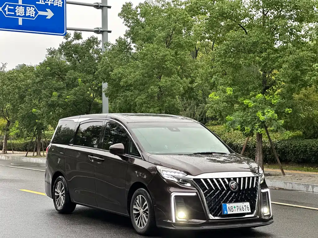 BUICK  GL8