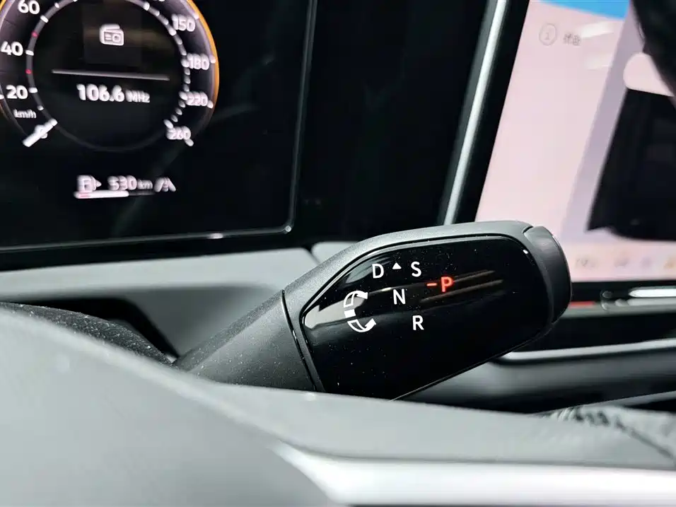 Volkswagen Tiguan L — миниатюра 14