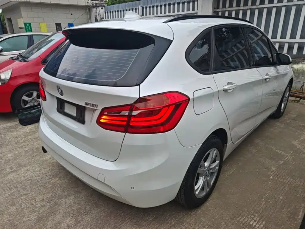 BMW 2 Series Active Tourer — миниатюра 7