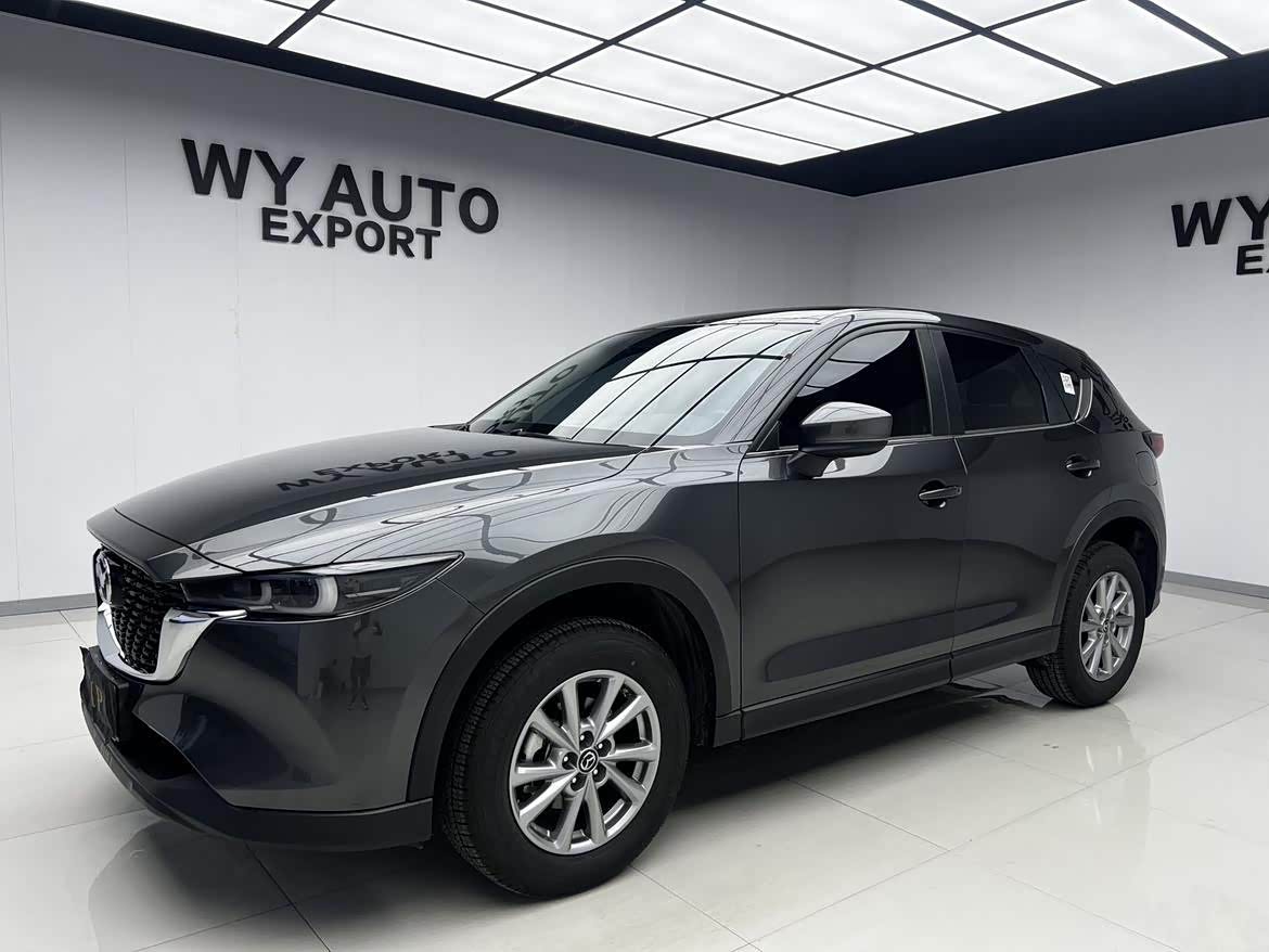 Mazda CX-5 2.0 л 2024 г. Серебристо-серый, пробег 3000 км