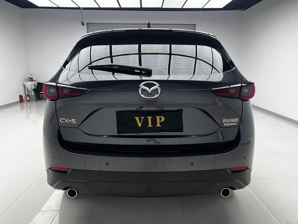 Mazda CX-5 2.0 л 2024 г. Серебристо-серый, пробег 3000 км