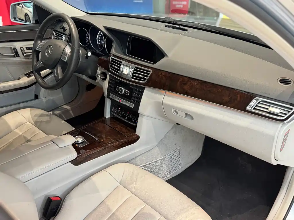 Mercedes-Benz E-Class — миниатюра 21